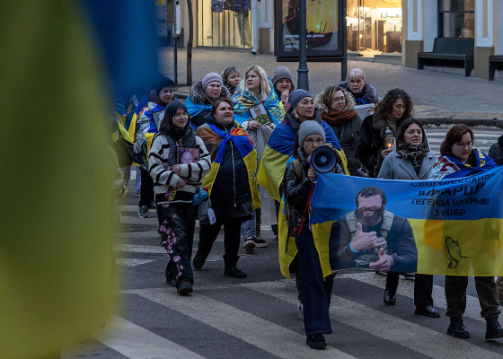 «Пам’ятаємо загиблих, шануємо живих»: одесситы провели марш памяти павших защитников (фоторепортаж)